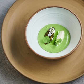 6. peas   caviar   iced beurre blanc