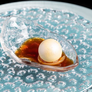 27 oyster pearl  lychee  sea water