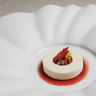Mgarr strawberries (carmalised white chocolate  fennel  %e2%80%9cpasta roza%e2%80%9d)(1)