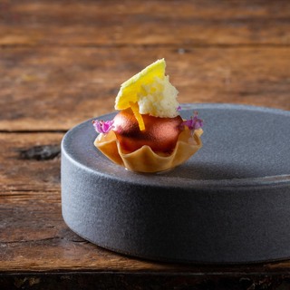 Atelier nussbriges tartelette  yuzu und wei%c3%9fe schokolade%c2%a9danielschvarcz