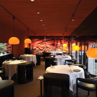 Tantris restaurant interior 001