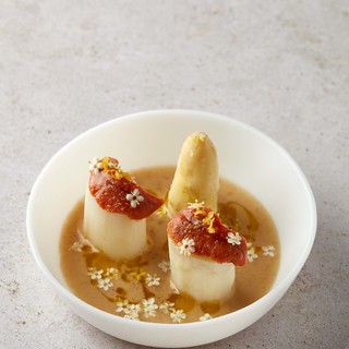 Come esparrago blanco y maizo  photo  corinalanda 